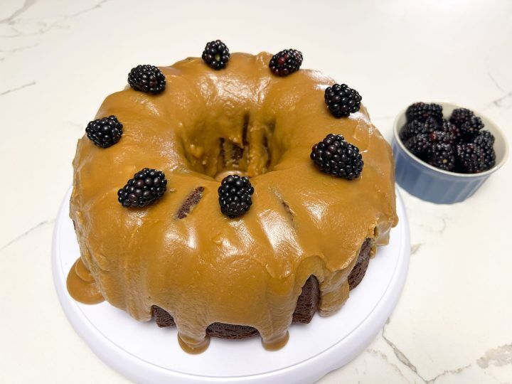 Aunt Murna's Jam Cake Recipe: How to Make It